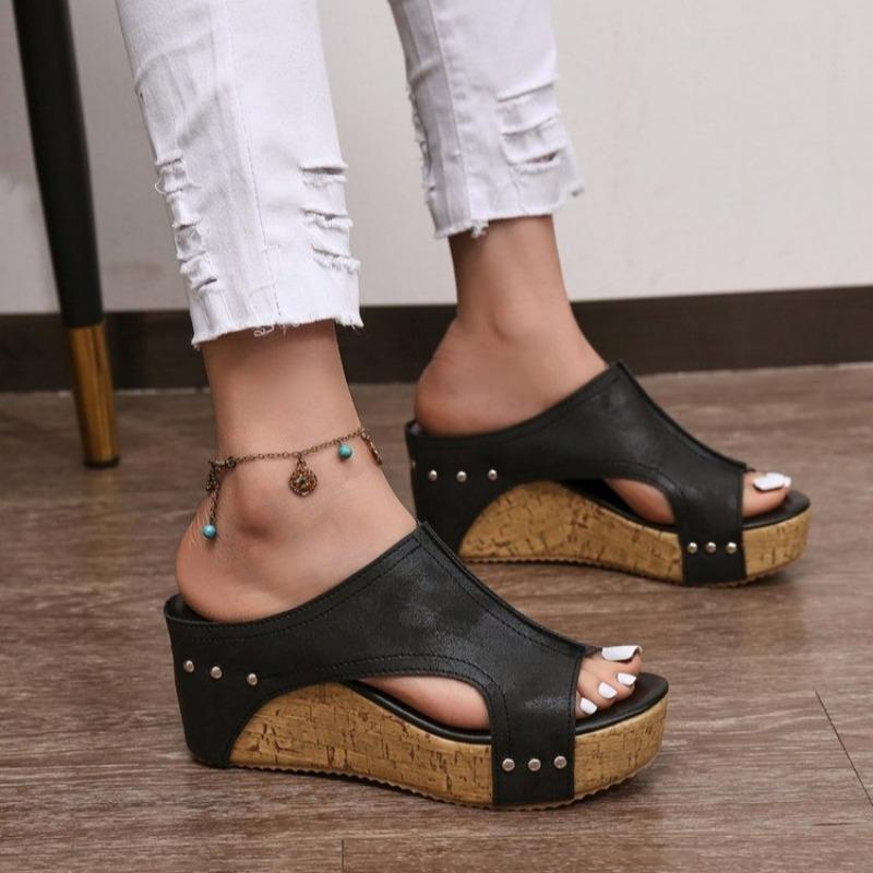Fashion slope heel fish mouth cool slippers women's summer new rivet muffin thick-soled high-heeled slippers