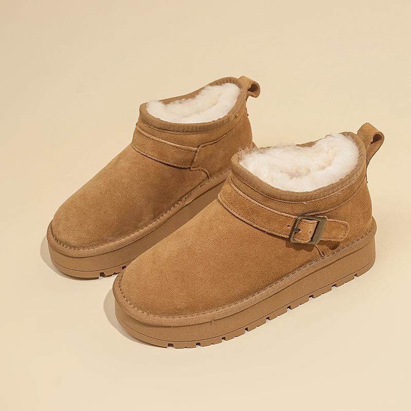 

2025 winter new snow boots, piled and thickened Northeast large cotton shoes, short tube bread shoes, cover feet, non-slip short boots 35