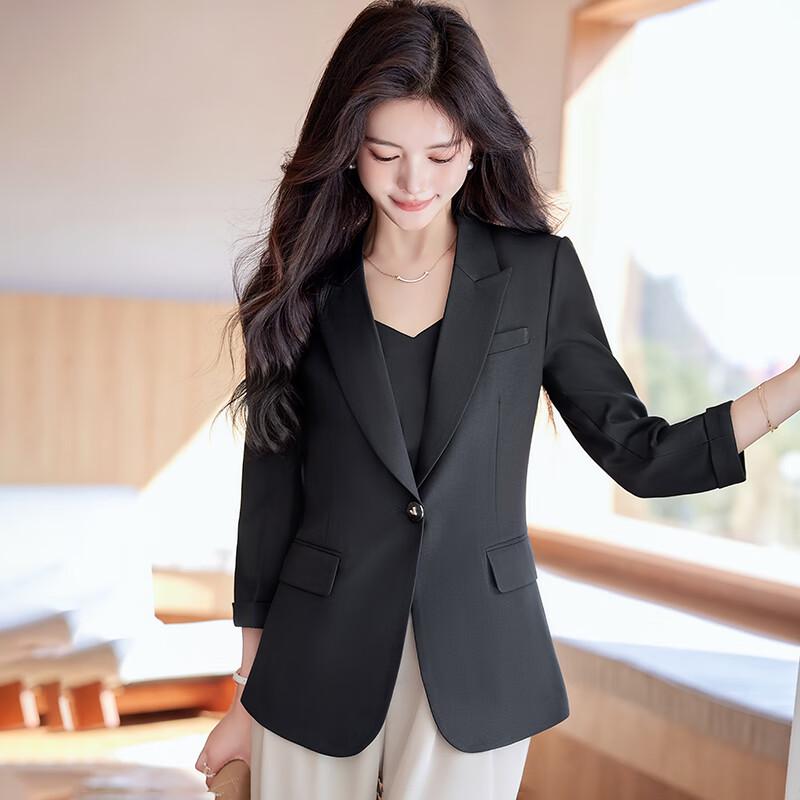 Damska cienka marynarka garniturowa z rękawem 3/4