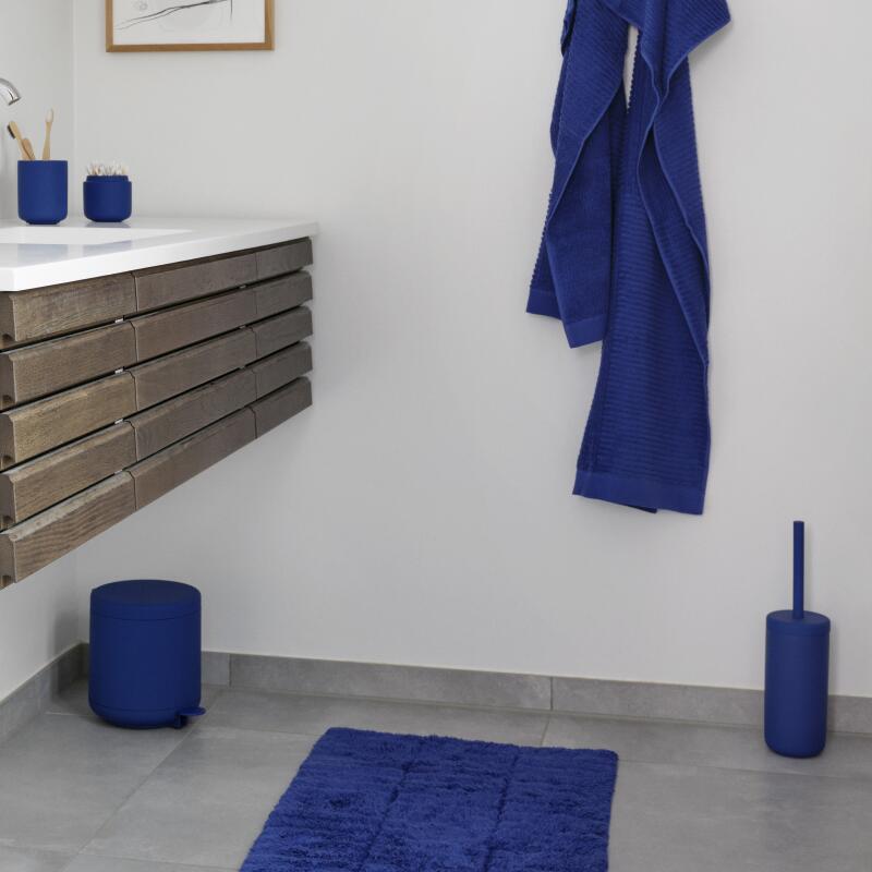 

ZONE DENMARK Ume Bathroom Brush (Choose 1 of 2 colors) terracotta