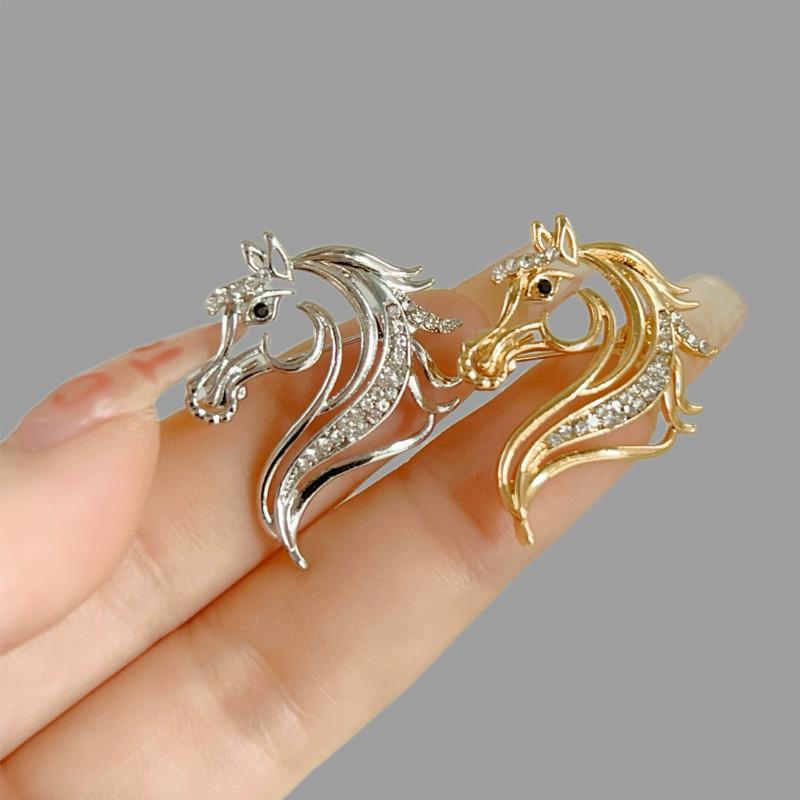 1Pc Pin Fashion Horse Brooch Temperament Clothing Decoration Minimalist fashion Hollow Zinc Alloy