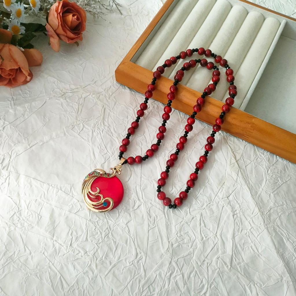 Vintage Red Sweater Necklace - High-End Chinese Style Pendant for Autumn/Winter
