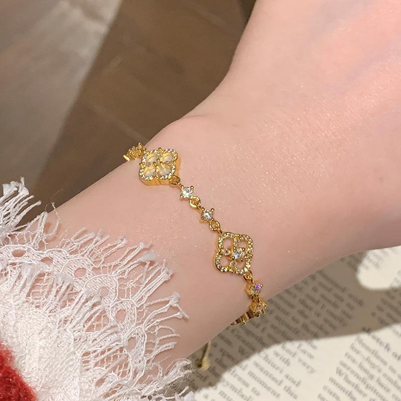 Fritillary Broken Diamond Four-petaled Flower Bracelet Women's Niche Exquisite Bracelet Women's Jewelry
