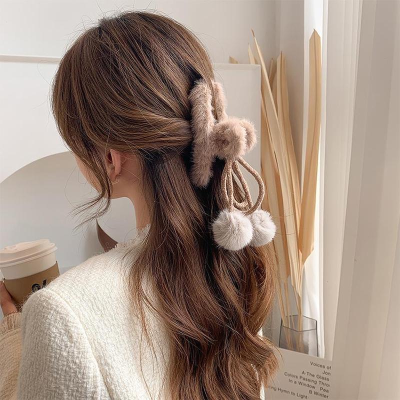 New Elegant Claw Clips Temperament Grab Butterfly Hair Accessories Headdress Hairpin Back Plush Tassel Shark Clip