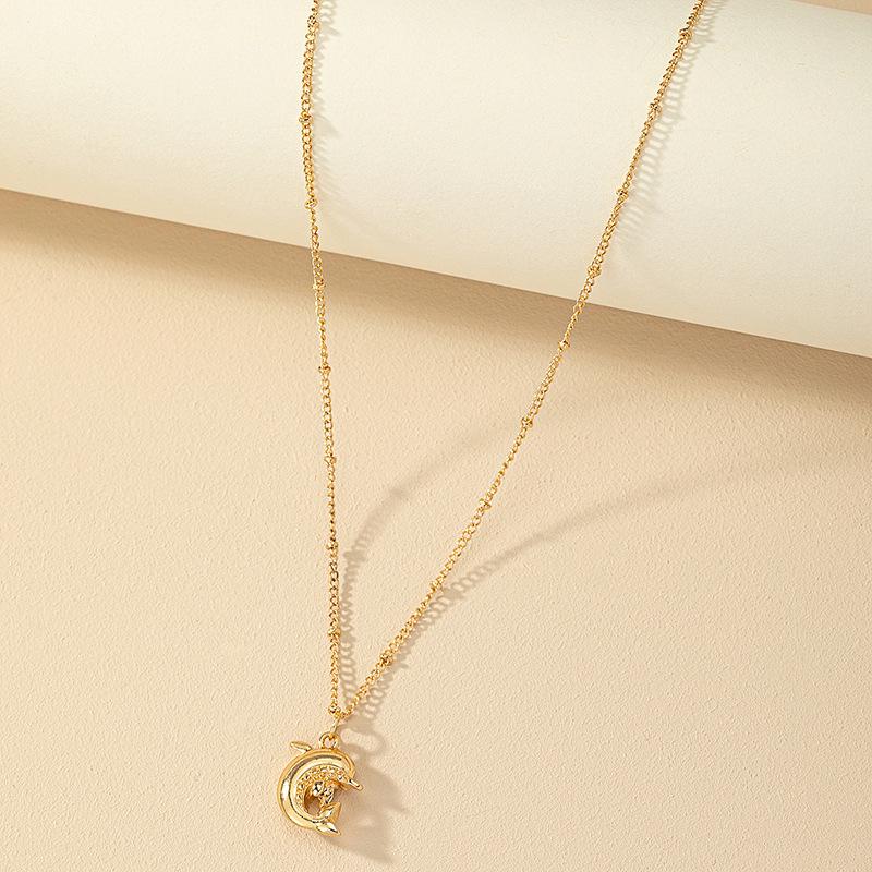 

Korean Style Dolphin Pendant Necklace: Retro Design Clavicle Chain for Women
