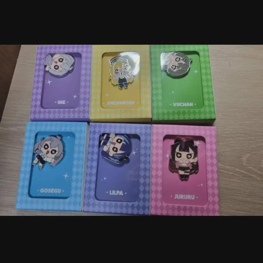 

Isepe Isedol Metal Badge Set