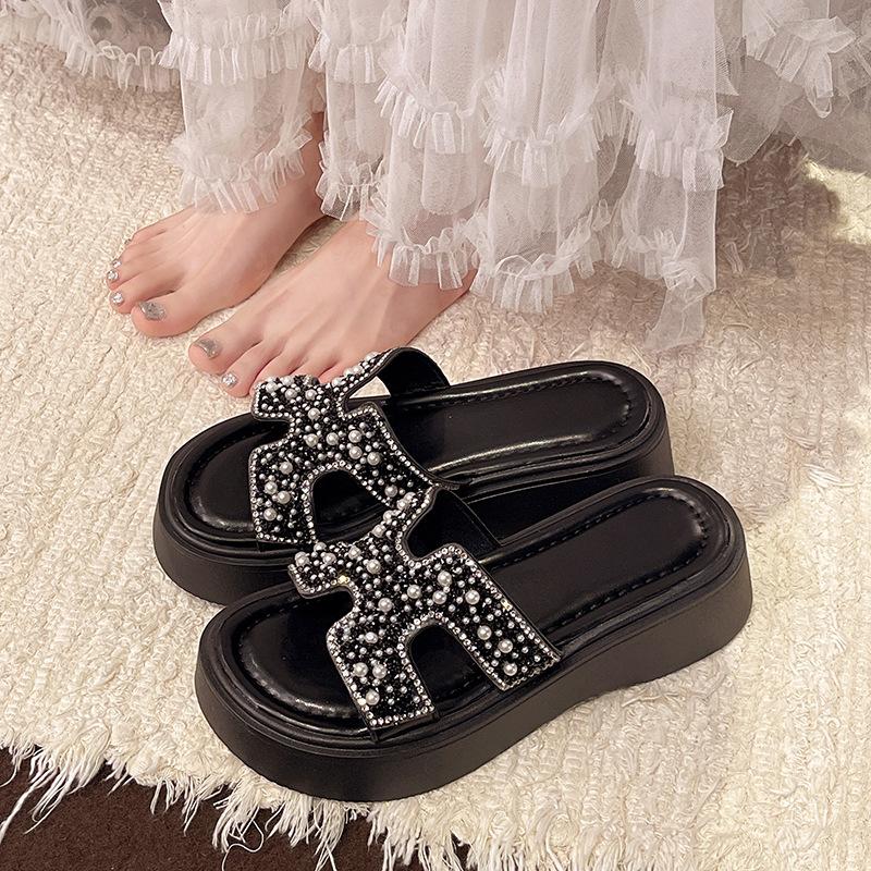 Rhinestone Cool Slippers Women Wear In Summer 2025 New Fairy Wind Thick Bottom with Skirt Seaside Beach One-word Drag