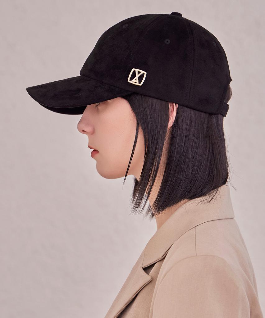 Bajal Va Square Suede Ball Cap Black