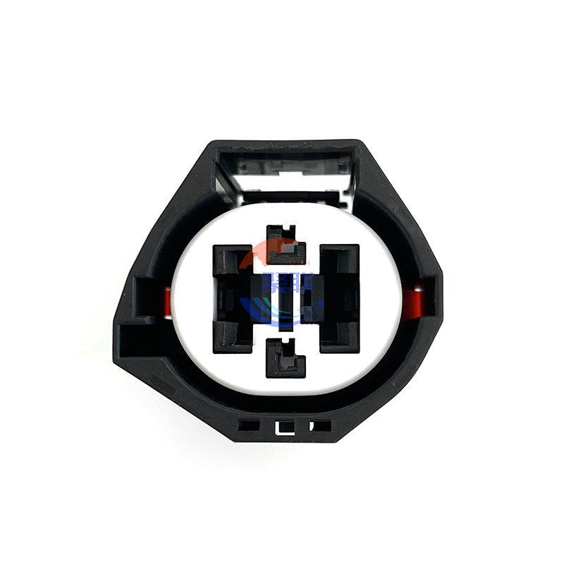 4-Pin Black Domestic Car Wiring Harness Connector Plug with Terminals (7283-8497-30)