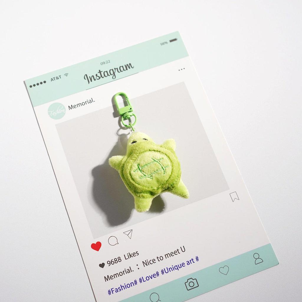Adorable Porte-clés Peluche Tortue Verte: Joli Charme de Sac & Petit Cadeau Créatif
