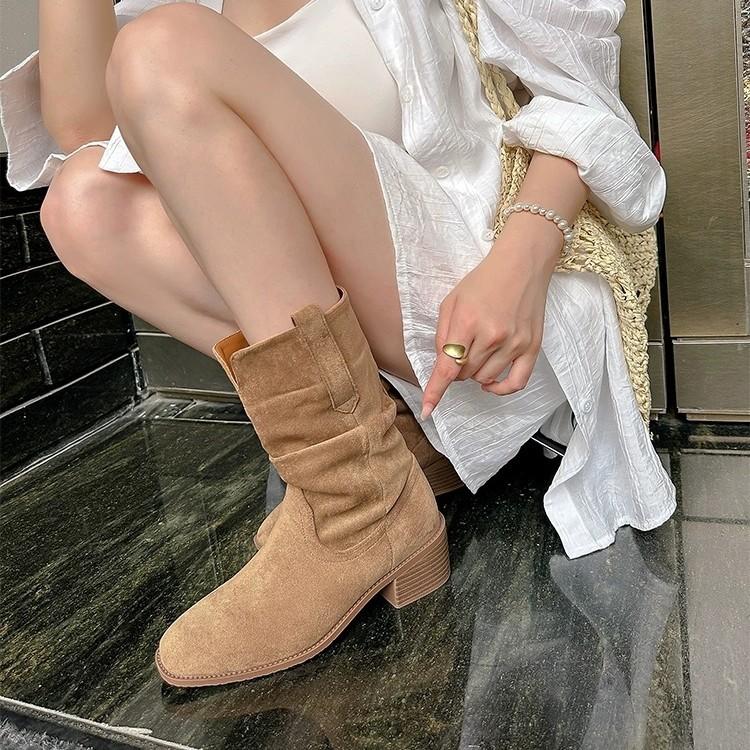 Short Boots Women's Pleated Stacking Boots 2025 New Medium Tube Comfortable Retro British Style Versatile Small Man Height Increase Martin