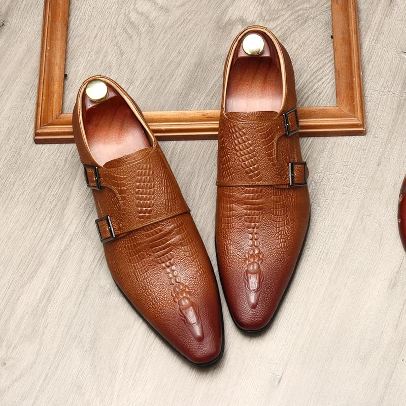 

Formal shoes man, English style pointed, cowhide build. Embossed alligator, Tuxedo, wedding, size 46 45 коричневий