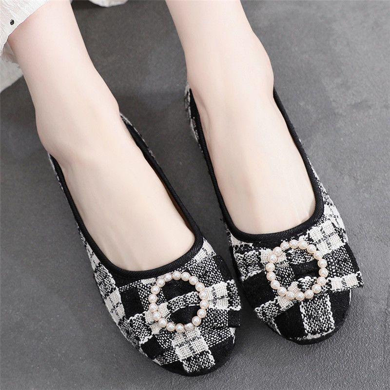 Spring and Summer Women's Cloth Shoes Singles Shoes Flat Bottomed Mom Shoes Soft Sole for One Foot