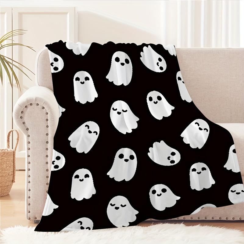 Contemporary Ghost Print Flannel Throw Blanket – Soft Comfortable All-Season Multipurpose Knitted Digital-Print Polyester Blanke