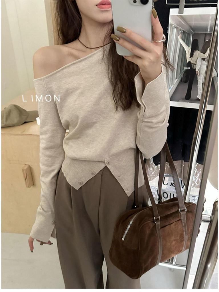 Design Sense Slanted Off-Shoulder Knit Top: Women's Slimming Long Sleeve, Autumn/Winter Collection, Small Size, Elegant and Versatile Fashion