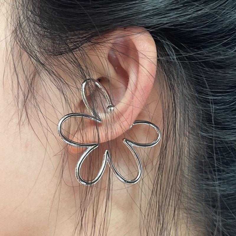 Fashion Exaggerated Hollow Flower Ear Bone Clip Non-Pierced Earring Silver Color Ear Cuff for Women Girls Aesthetic Jewelry 1pc