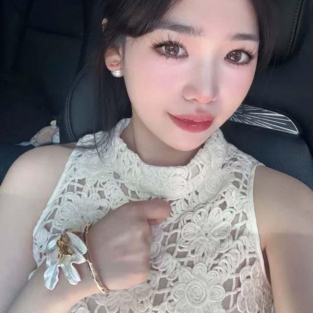 Openable Tulip Bangle Exaggerated Metal Flower Bracelet Classical Golden and White Bangle Girls