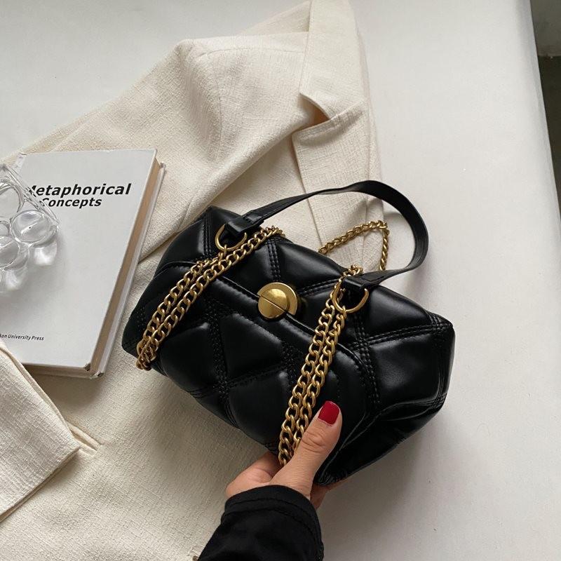 Chic Black Quilted Chain Crossbody Bag For Women Stylish Pu Leather Shoulder Purse