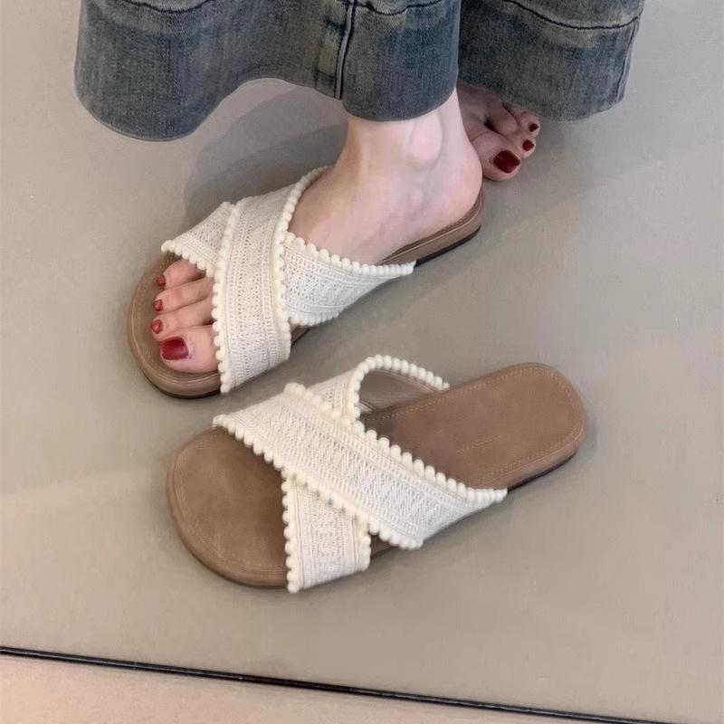 Flat sandals girl 2025 new summer retro ethnic fairy evening breeze bohemian beach outside slippers