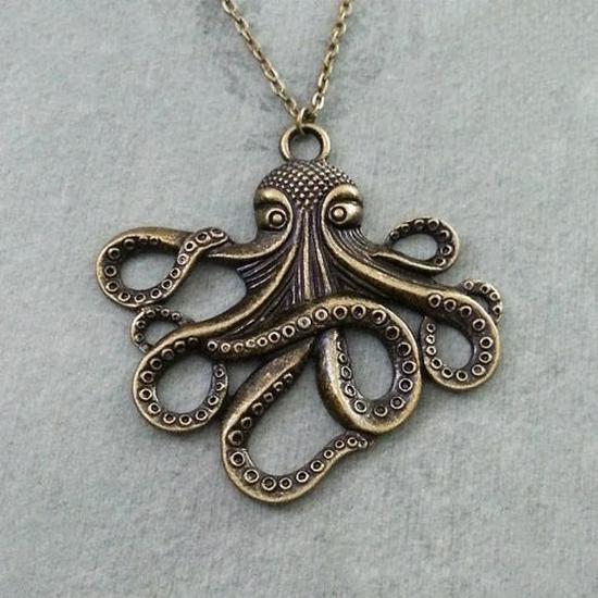 

Antique Bronze Octopus Pendant Necklace - Exquisite Fashion Accessory