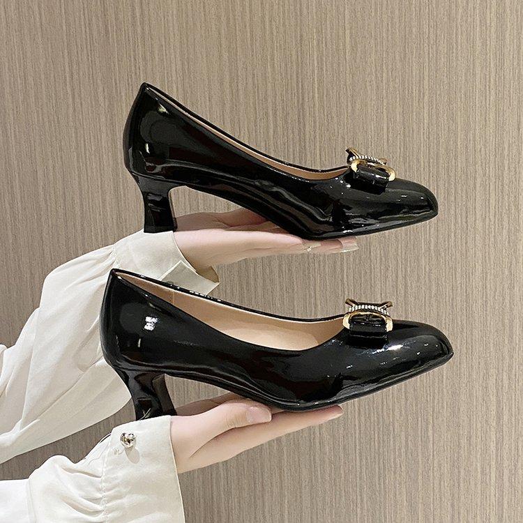 Medium heel single shoes women's 2025 autumn new work shoes rhinestone metal buckle butterfly large size daily wear shallow mouth