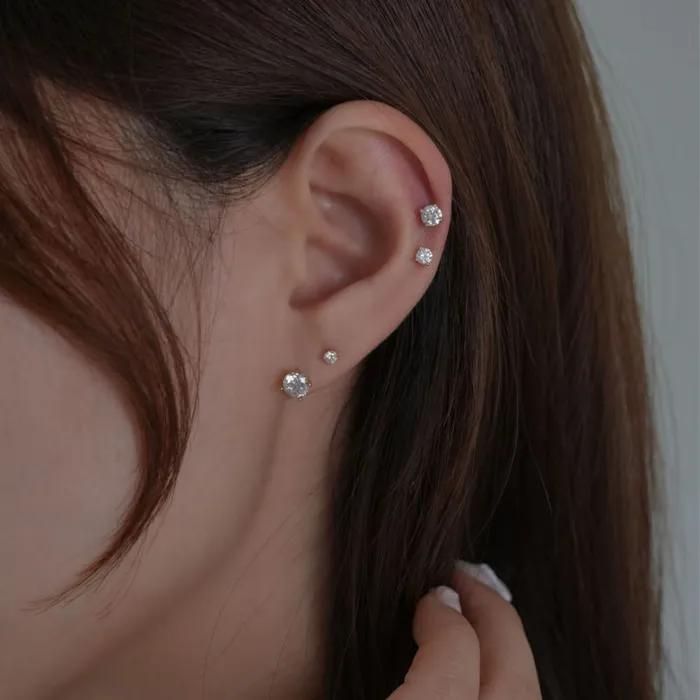 14k 4prong Lab Diamond Piercing
