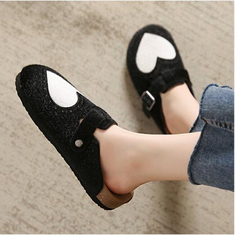 Fashion Fashion Black Print Hairy Mule Clogs Woman Brogue Heart Design Slide Sandals Ladies Brand Thick Footbed Slipper Plus Size 43