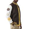 Blouson New Era Heritage Varsity - Réf. 60284780. Couleur : Marron, Blanc, Jaune. Détails. - Manches de contrôle des couleurs. -