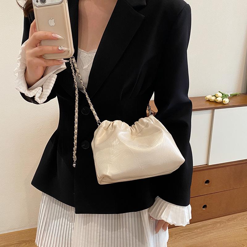 Drawstring small bag women's 2025 spring new versatile mini small bag women's popular bucket bag women this year