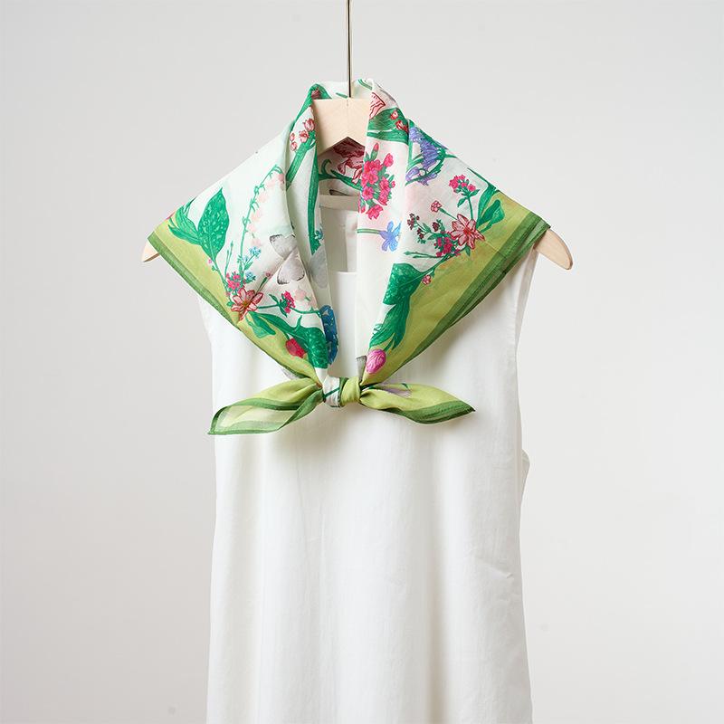 Flower Printed Lightweight Breathable Women Fashion Square Neck Scarf