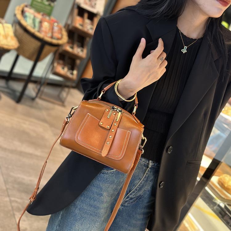Genuine Leather Women's Bags  Light Luxury Niche High-end Retro and Atmospheric Handbags  New Fashionable and Versatile Shoulder Bags