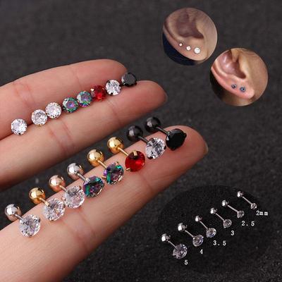 Elegantné napichovacie náušnice so zirkónmi, Piercing do chrupavky z nehrdzavejúcej ocele s 3 hrotmi