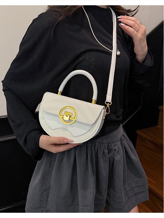 Trendy Retro Shell Bag: Niche Design Crossbody & Handheld Summer Style