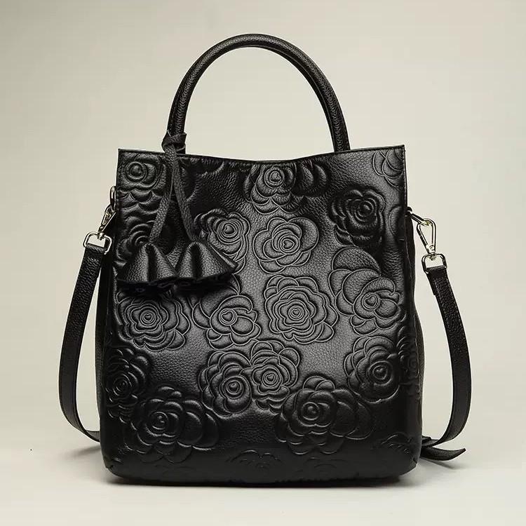 

Genuine leather women s bags Genuine cowhide bags New camellia handbags Fashion large bags One shoulder oblique span bags чёрный