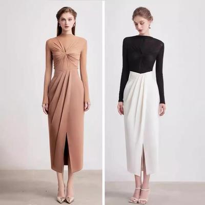 Conjunto de Malha com Top e Saia Plissada Design Vietnamita - Outono/Inverno