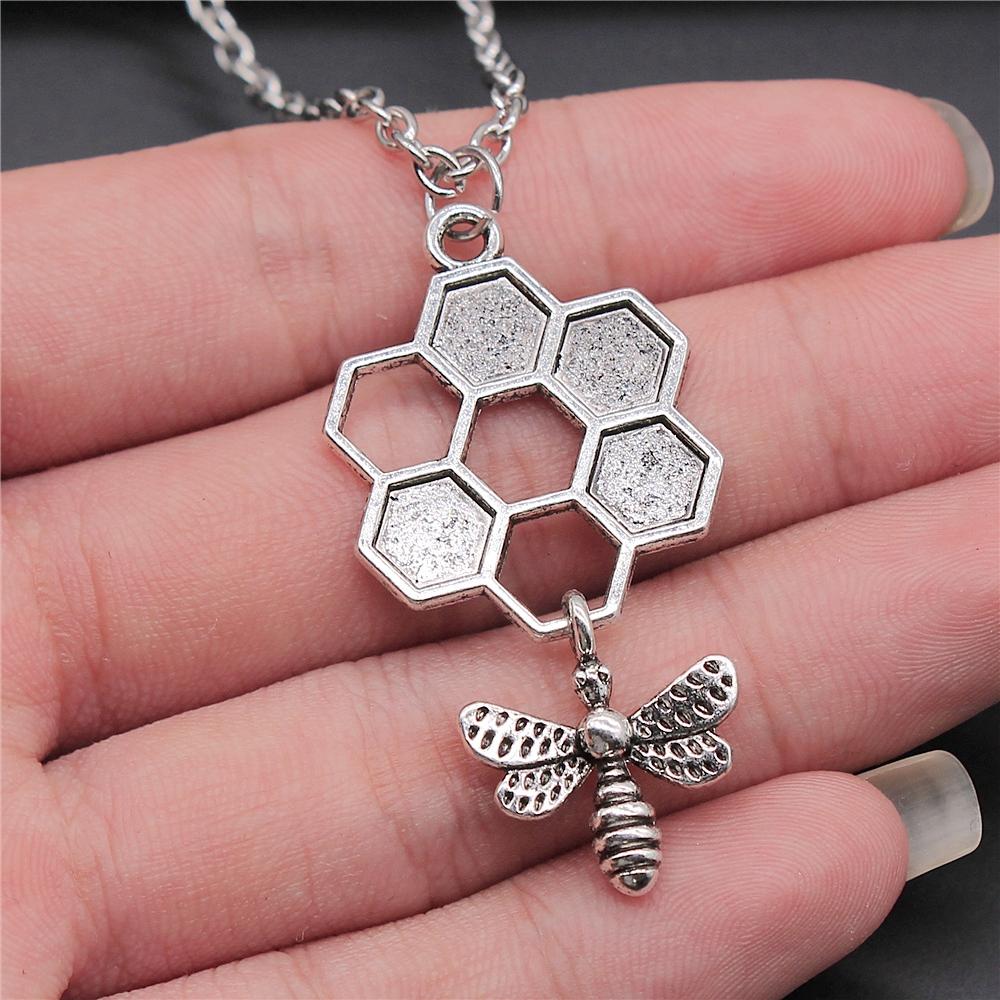 New Fashion Antique Silver Color Flying Animal Insect Necklace Butterfly Dragonfly Bee Cicada Pendant Necklace Gift For Women