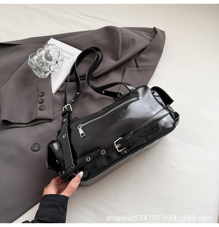 Fashion Trend Armpit Bag Women 2025 New Retro Large Capacity Commuter Shoulder Bag Simple Women's Boston Bag