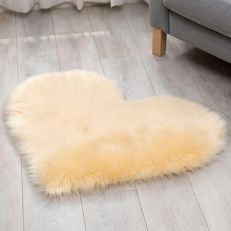 Nordic Heart-shaped Plush Rug - Imitation Wool Wedding Decor Mat
