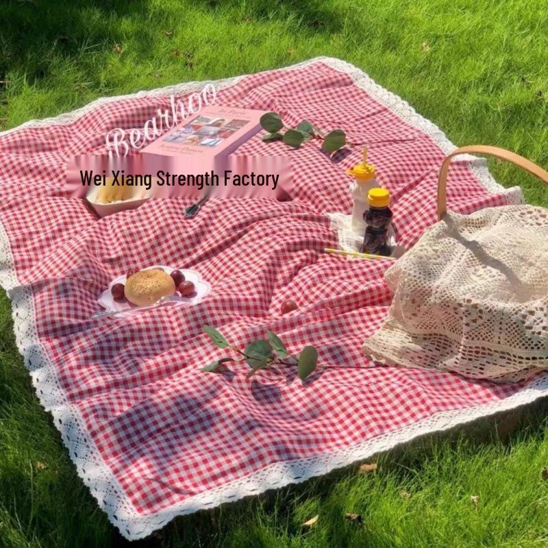 

Красный клетчатый коврик для пикника на открытом воздухе: Толстый, Влагостойкий, Изолированный, С кружевной отделкой, Портативный для кемпинга, Фотосъемки и пляжа.