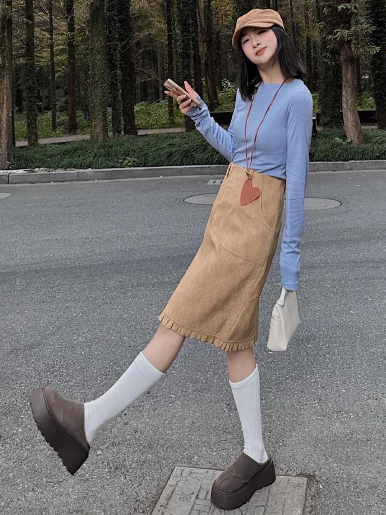 Women's Korean Retro Pleated Wool Skirt: Autumn/Winter Mid-Length, Ruffled Versatile Slim Fit
