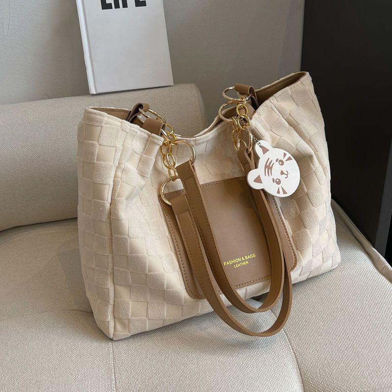 Autumn and Winter Large-capacity Versatile Texture Underarm Big Bag Women's 2025 New Trendy Autumn and Winter Foreign Style Commuting Tote Bag