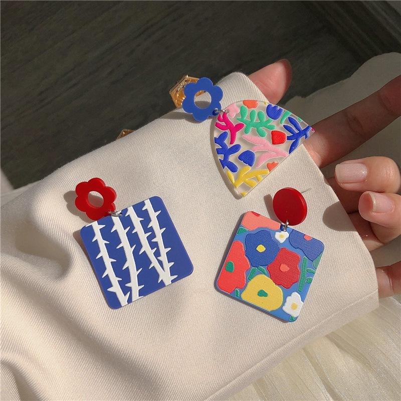 Pendientes de botón de flor de colores estilo pintura al óleo retro de color contrastante para mujer, pendientes acrílicos dulces y frescos con sentido de diseño de nicho