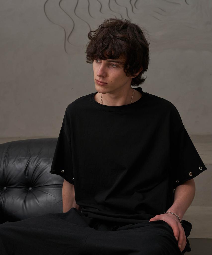 TENER Sleeve Eyelet T-Shirt (Black)
