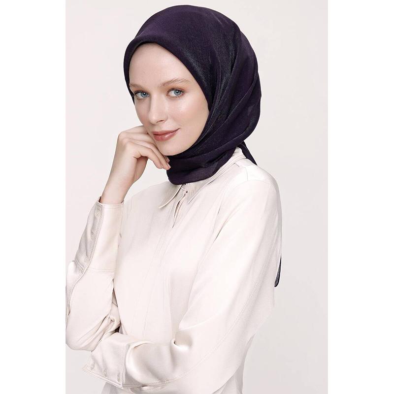 

Женский блестящий шарф сливовый