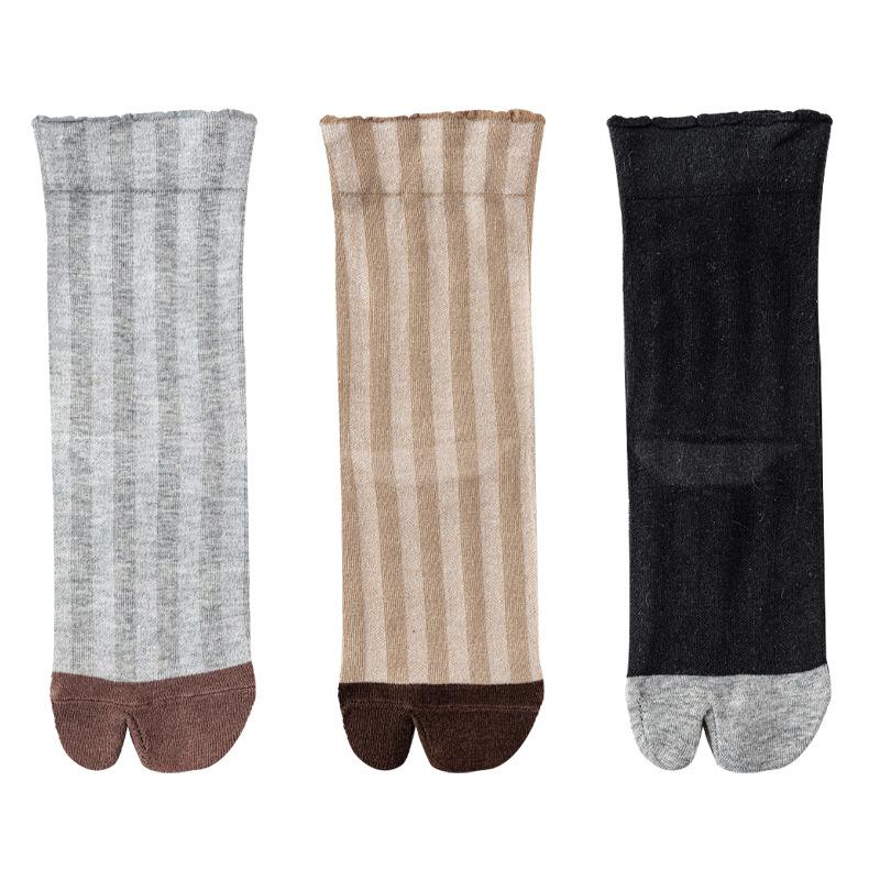 Color-blocked Two-finger Socks for Women, Mid-calf Socks, Cute Vertical Striped Thumb and Toe Split-toe Socks for Girls, Sheep's Hoof