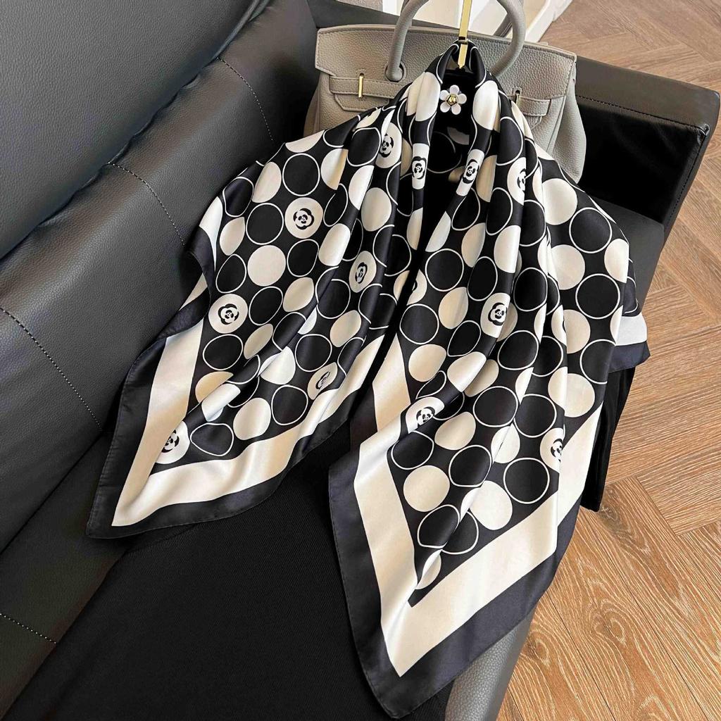New 91 square scarf silk scarf female alphabet printing four seasons fashion landscape painting retro printing square scarf versatile
