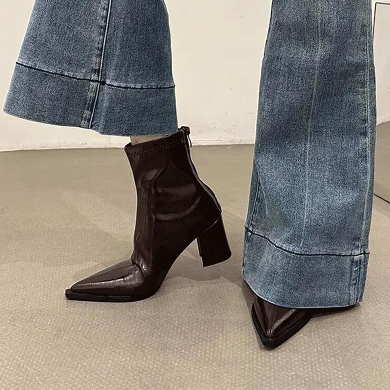 

Черные ботильоны на высоком каблуке женские на толстом каблуке с острым носком на молнии сзади осенне-зимние универсальные коричневые премиальные ботинки Мартин 40