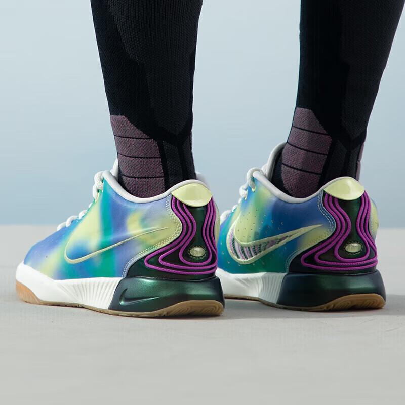 Nike LeBron 21 SE GS 'Movie Night' FN4305-900