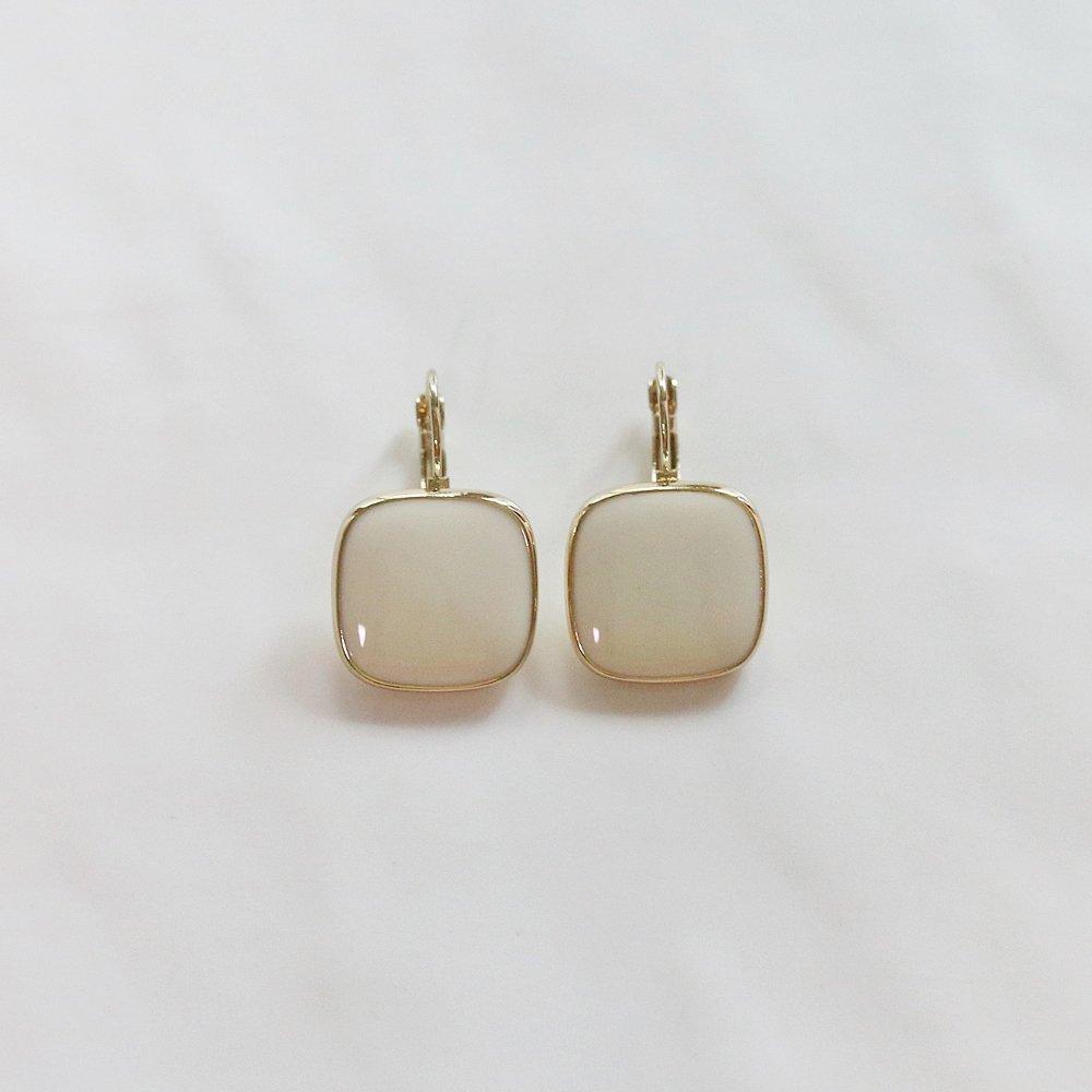 Ento Square Pendant White Drop Earrings