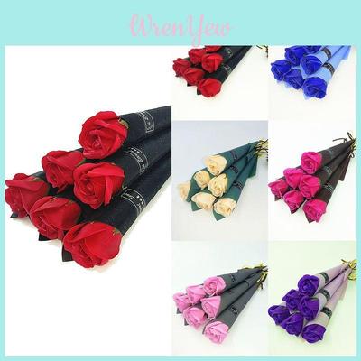 Elegante ramo de rosas de jabón con flores eternas, ideal para cumpleaños y San Valentín.